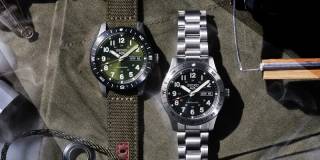 två stycken Seiko 5 Sports klockor en med svart urtavla och en med grön urtavla