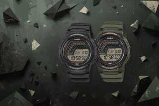 två digitala casio timeless en i svart och en i grönt