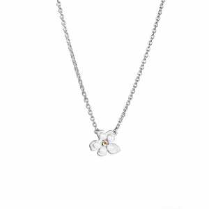 Efva Attling Halsband Forettmigej - Silver/Vit 10-100-02345-4045, handla denna klocka online eller i butik hos klockmaster