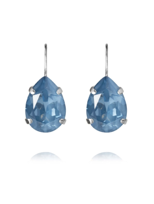 Caroline Svedbom Mini Drop Örhängen - Silver / Denim Ignite 100375139801, handla denna klocka online eller i butik hos klockmaster
