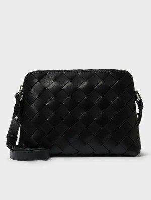 Saddler Seattle Mighty Axelremsväska - Svart 117460001000, handla denna klocka online eller i butik hos klockmaster