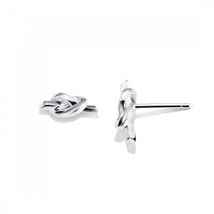 Efva Attling Örhängen Love Knot - Silver 12-100-00968-0000, handla denna klocka online eller i butik hos klockmaster