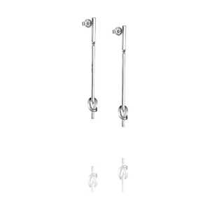 Efva Attling Örhängen Love Knot - Silver 12-100-02169-0000, handla denna klocka online eller i butik hos klockmaster