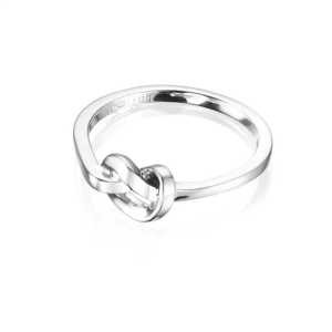 Efva Attling Ring Love Knot 17.5mm - Silver 13-100-01601-1750, handla denna klocka online eller i butik hos klockmaster