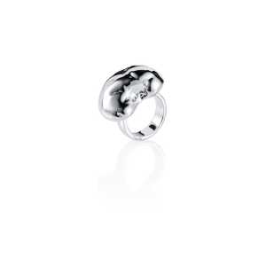 Efva Attling Ring Cashew 18mm - Silver 13-100-02219-1800, handla denna klocka online eller i butik hos klockmaster