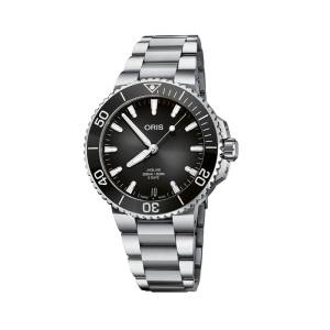 ORIS Aquis Date Calibre 400 41.5mm 40077694154MB, handla denna klocka online eller i butik hos klockmaster