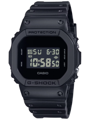 CASIO G-Shock Solid Colors 43mm DW-5600UBB-1ER, handla denna klocka online eller i butik hos klockmaster