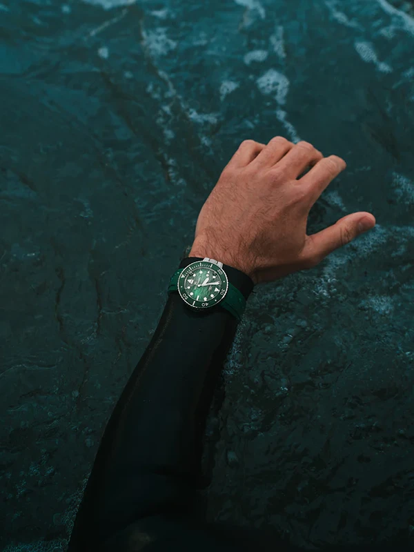 Sjöö Sandström Landsort 459m 42,5mm, klocka som du kan handla till bra pris hos oss på Klockmaster.