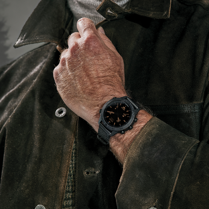 GARMIN MARQ Commander (Gen 2) Carbon Edition, klocka som du kan handla till bra pris hos oss på Klockmaster.