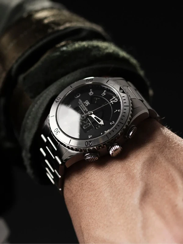 Sjöö Sandström UTC Skydiver 44mm 017388, klocka som du kan handla till bra pris hos oss på Klockmaster.