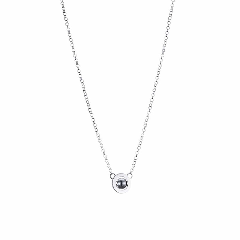 Efva Attling Halsband Mini Planet – Silver 10-100-00563-4245, handla denna klocka online eller i butik hos klockmaster