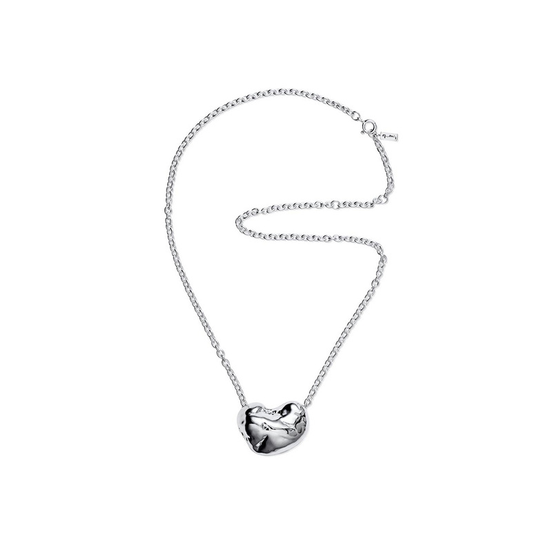 Efva Attling Halsband Cashew - Silver 10-100-02218-4045, handla denna klocka online eller i butik hos klockmaster