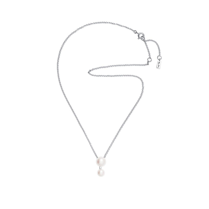 Efva Attling Halsband Drip Drop Pearl - Silver/Vit 10-100-02227-4045, handla denna klocka online eller i butik hos klockmaster