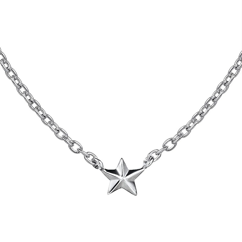 Efva Attling Halsband Micro Catch A Falling Star - Silver 10-100-02262-4045, handla denna klocka online eller i butik hos klockmaster
