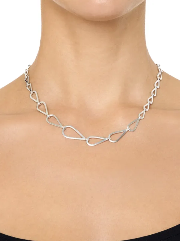 Efva Attling Halsband Hooked On A Feeling Collier Silver 10-100-02398-0050, klocka som du kan handla till bra pris hos oss på Klockmaster.