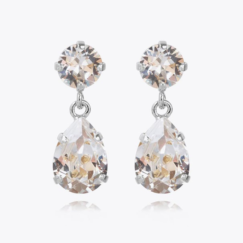 Caroline Svedbom Mini Drop Örhänge Silver  100001100119, handla denna klocka online eller i butik hos klockmaster