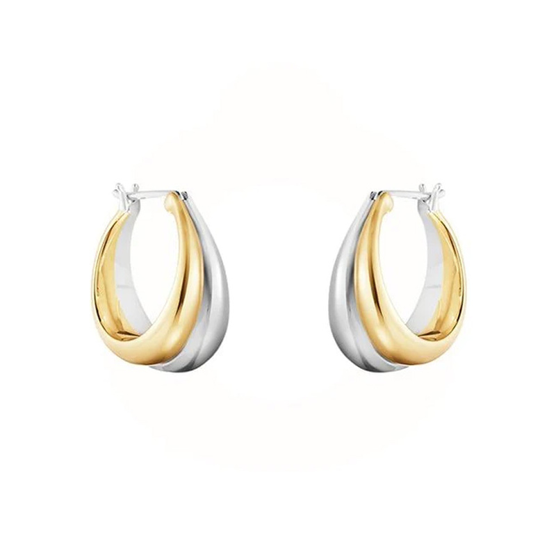 Georg Jensen Curve Medium Örhängen 10018101, handla denna klocka online eller i butik hos klockmaster