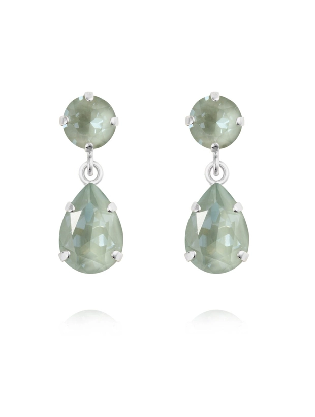 Caroline Svedbom Mini Drop Örhängen - Silver / Agave Ignite 100272139401, handla denna klocka online eller i butik hos klockmaster