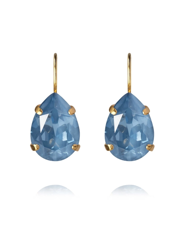 Caroline Svedbom Mini Drop Örhängen - Guld / Denim Ignite 100374139801, handla denna klocka online eller i butik hos klockmaster