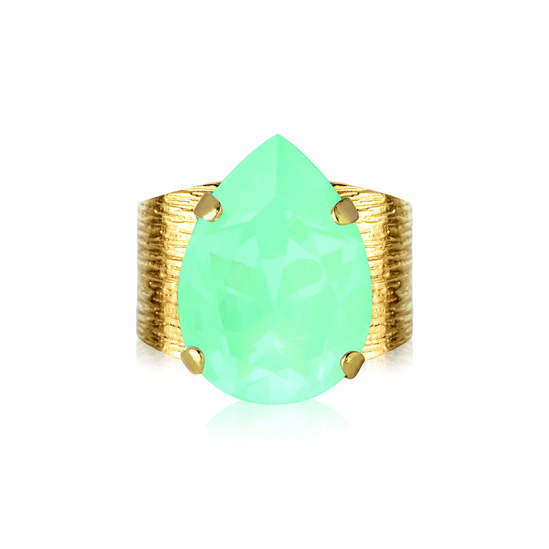Caroline Svedbom Classic Drop Ring   101622134401, handla denna klocka online eller i butik hos klockmaster