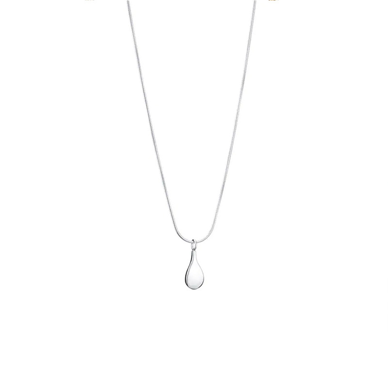 Efva Attling Halsband Happy Tear Pendant - Silver 11-100-00696-0000, handla denna klocka online eller i butik hos klockmaster
