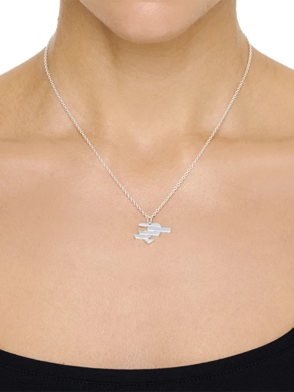 Efva Attling A Piece Of My Heart Pendant Silver 11-100-02388-4245, klocka som du kan handla till bra pris hos oss på Klockmaster.