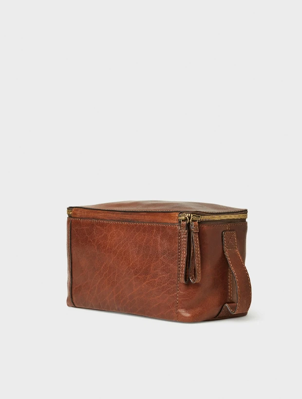 Saddler Barolo Necessär - Brun 110270046000, klocka som du kan handla till bra pris hos oss på Klockmaster.