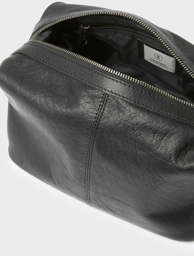 Saddler Braga Necessär - Svart 116310001000, klocka som du kan handla till bra pris hos oss på Klockmaster.