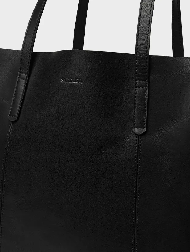 Saddler Garda Toteväska - Svart 116700001000, klocka som du kan handla till bra pris hos oss på Klockmaster.