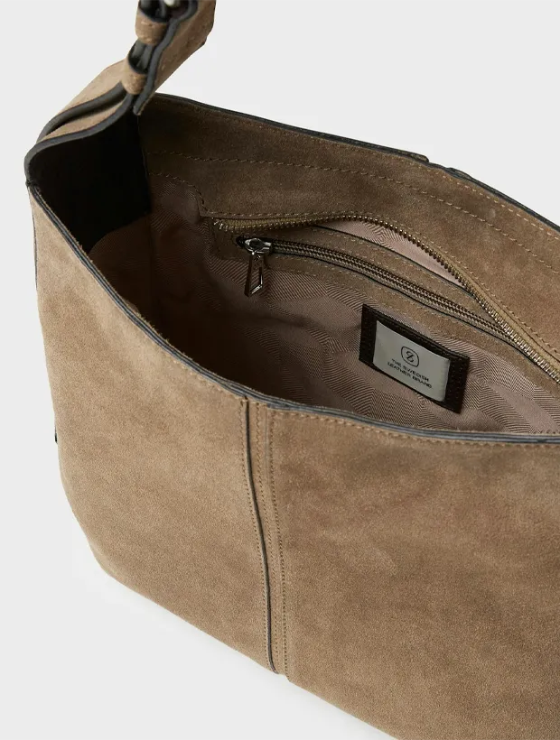 Saddler Molly Axelremsväska - Beige 117730611000, klocka som du kan handla till bra pris hos oss på Klockmaster.