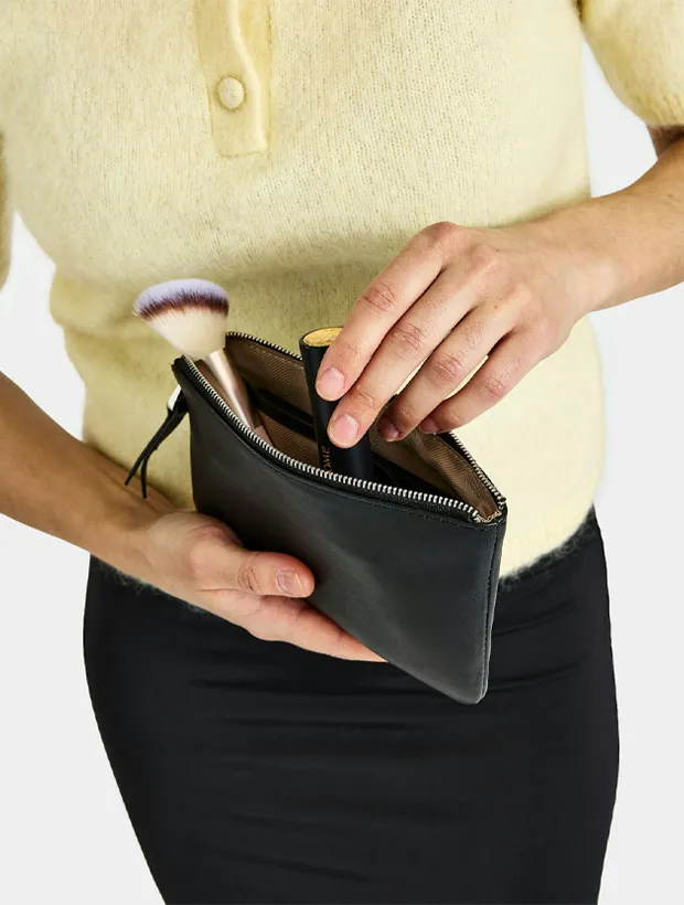Saddler Inse Plånbok - Svart 117830001000, klocka som du kan handla till bra pris hos oss på Klockmaster.
