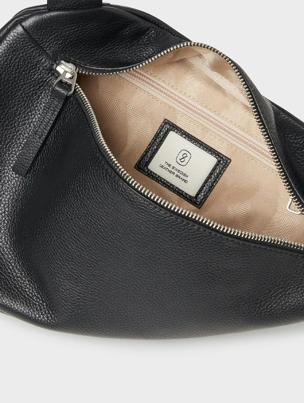 Saddler Juno Axelremsväska / Bumbag - Svart 117860001000, klocka som du kan handla till bra pris hos oss på Klockmaster.