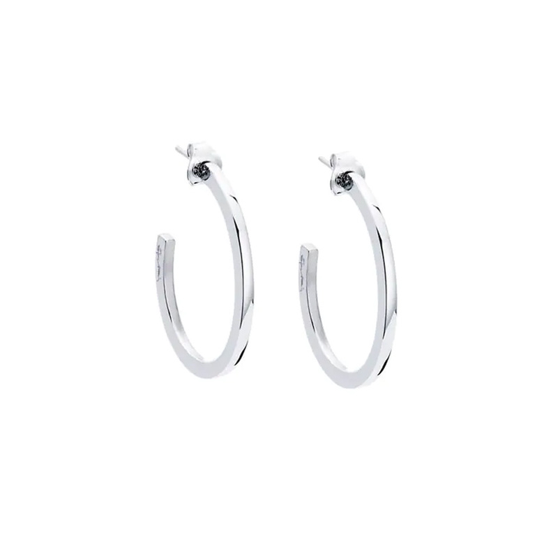 Efva Attling Örhängen Hoops - Silver 12-100-00040-0000, handla denna klocka online eller i butik hos klockmaster