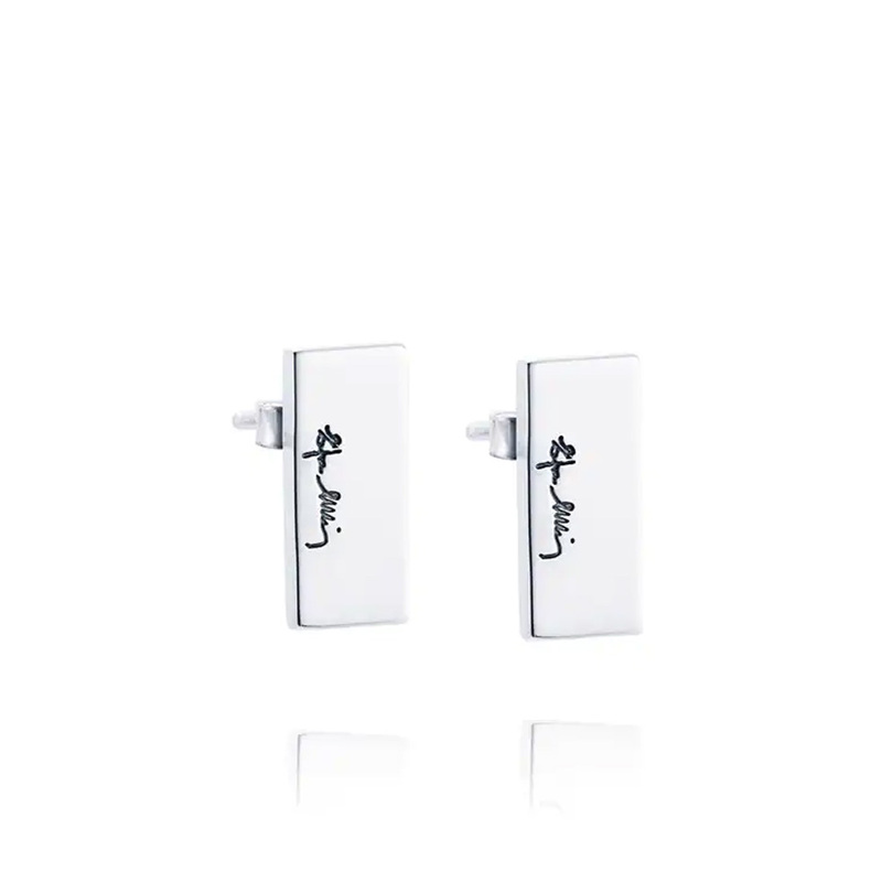Efva Attling Örhängen Bricks - Silver 12-100-00078-0000, handla denna klocka online eller i butik hos klockmaster