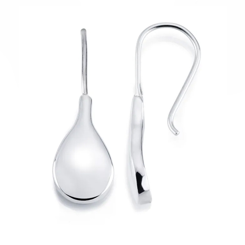 Efva Attling Örhängen Tears For - Silver 12-100-00090-0002, handla denna klocka online eller i butik hos klockmaster