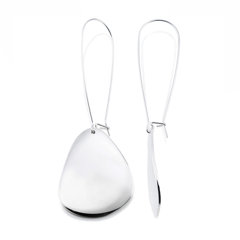 Efva Attling Örhängen Rose Petal -Silver 12-100-00215-0000, handla denna klocka online eller i butik hos klockmaster