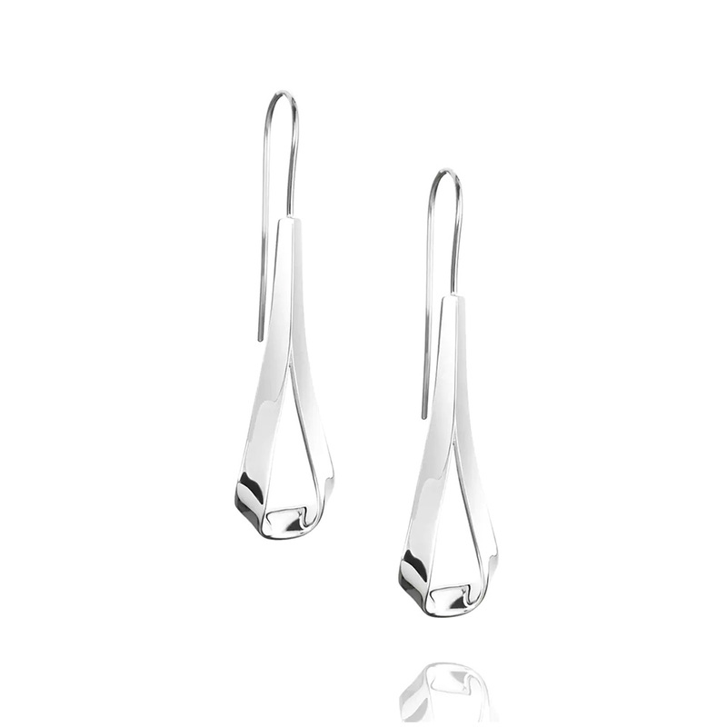 Efva Attling Folded Earrings 12-100-01590-0000, handla denna klocka online eller i butik hos klockmaster
