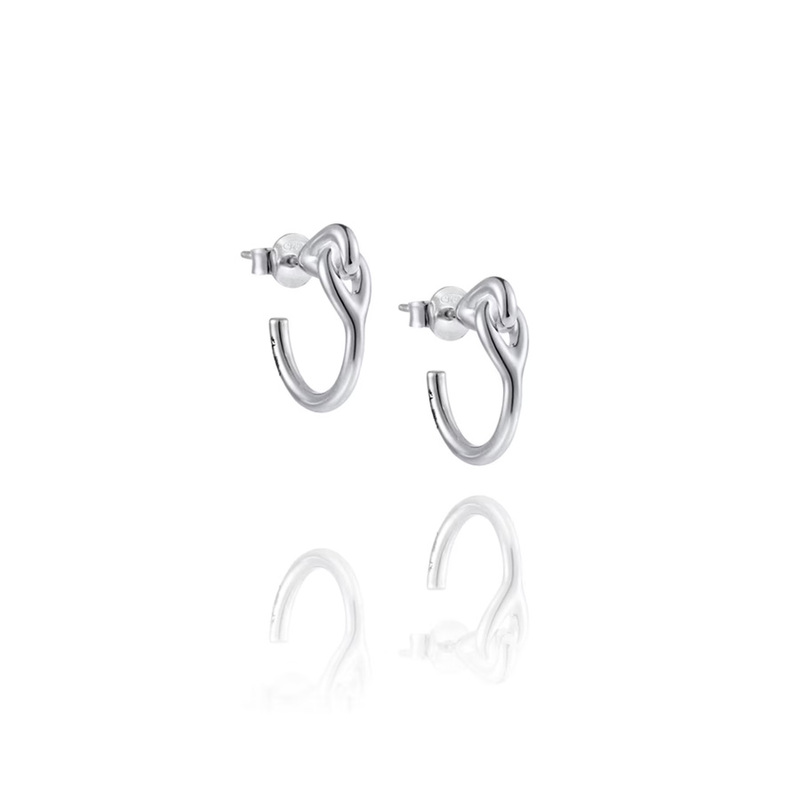 Efva Attling Örhängen Soulmate Hoops - Silver 12-100-01979-0000, handla denna klocka online eller i butik hos klockmaster