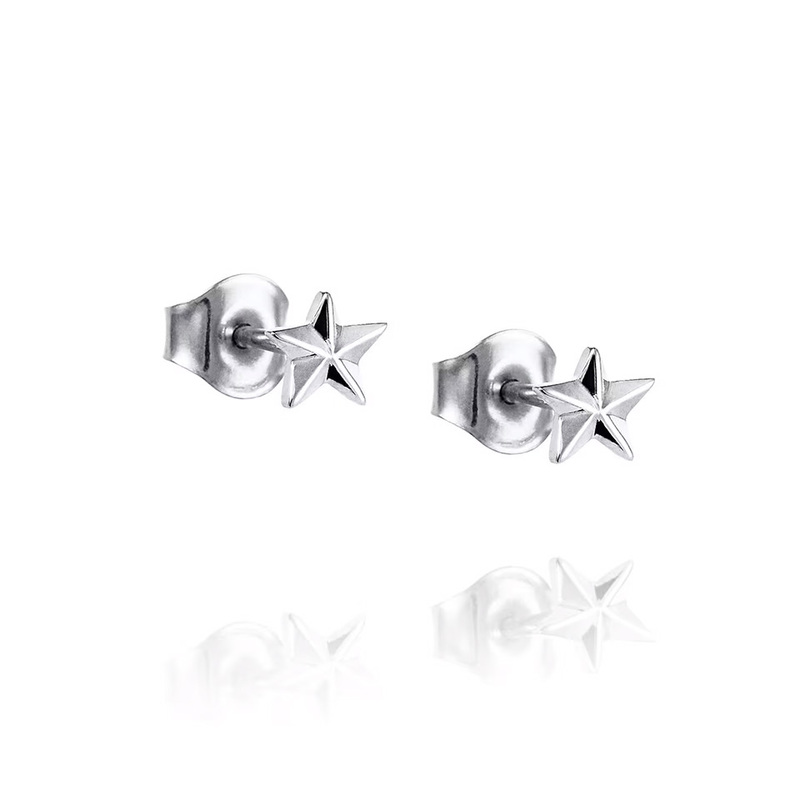 Efva Attling Örhängen Micro Catch A Falling Star Stud – Silver 12-100-02259-0000, handla denna klocka online eller i butik hos klockmaster