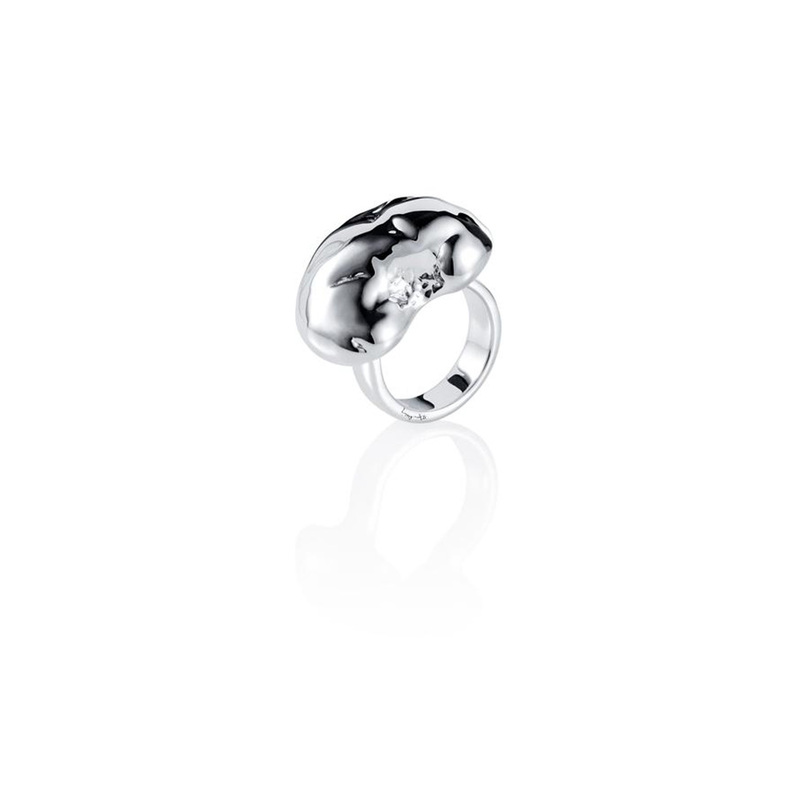 Efva Attling Ring Cashew 18mm - Silver 13-100-02219-1800, handla denna klocka online eller i butik hos klockmaster