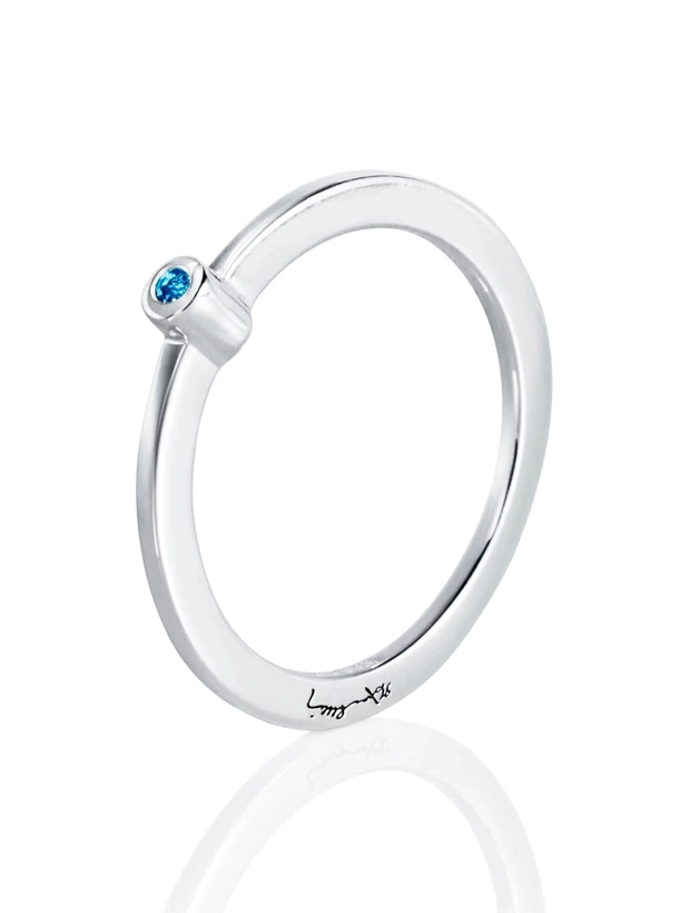Efva Attling Micro Blink Ring Blå Topas 13-100-02423-1700, handla denna klocka online eller i butik hos klockmaster
