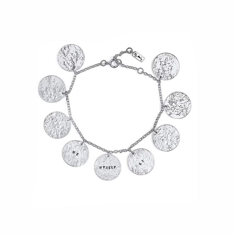 Efva Attling Armband Multi Me Myself and I – Silver 14-100-02081-1619, handla denna klocka online eller i butik hos klockmaster