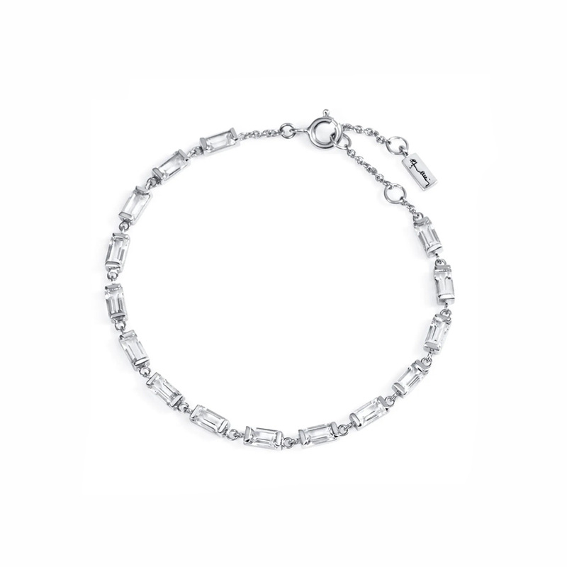 Efva Attling Armband Dream Thin – Silver 14-100-02148-1619, handla denna klocka online eller i butik hos klockmaster
