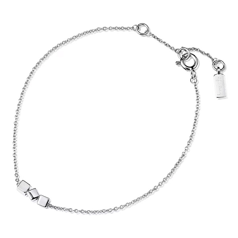 Efva Attling Armband Dice – Silver 14-100-02212-1619, handla denna klocka online eller i butik hos klockmaster