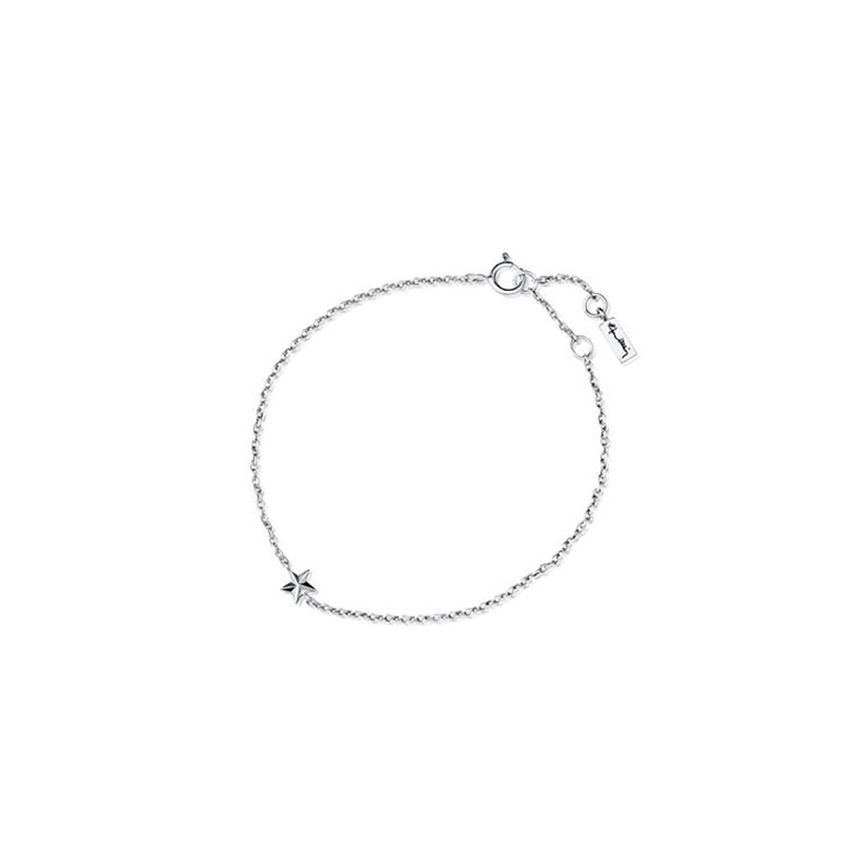 Efva Attling Armband Micro Catch A Falling Star - Silver 14-100-02261-1619, handla denna klocka online eller i butik hos klockmaster