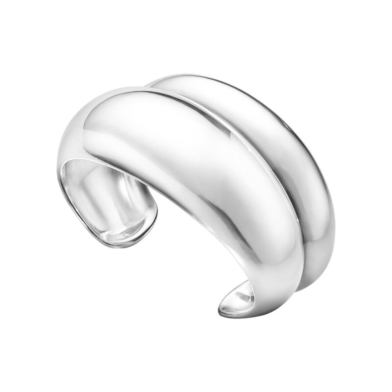 Georg Jensen Armband Curve Medium Bangle - Silver 20000026000M, handla denna klocka online eller i butik hos klockmaster