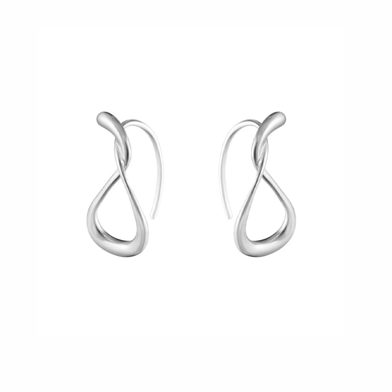 Georg Jensen Mercy Small Earhoop Silver  20001403, handla denna klocka online eller i butik hos klockmaster