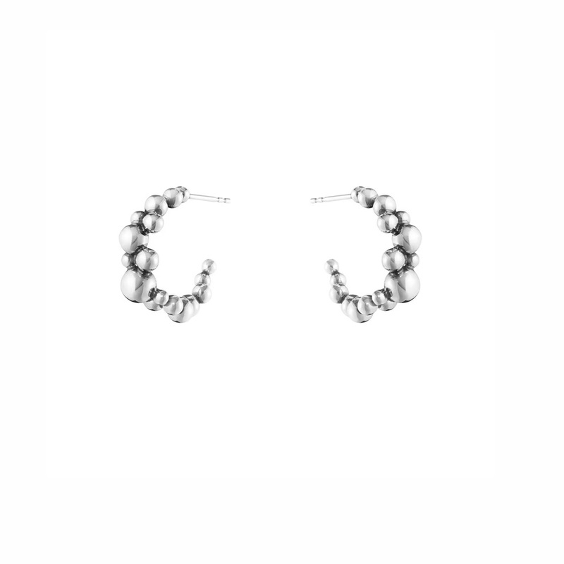 Georg Jensen Grape Earhoop Silver  20001409, handla denna klocka online eller i butik hos klockmaster