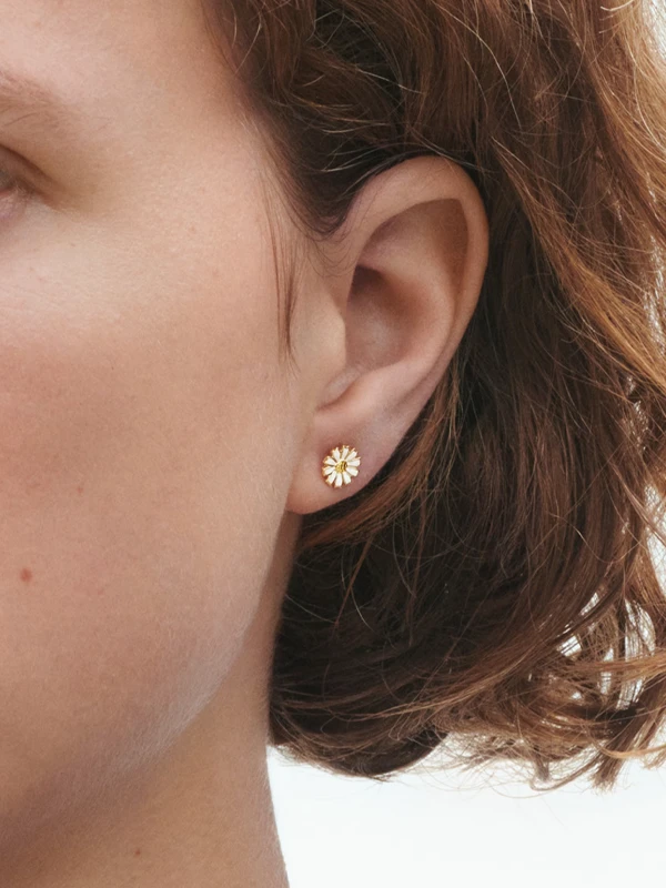 Georg Jensen Örhängen Daisy - Guld/Vit 20001719, klocka som du kan handla till bra pris hos oss på Klockmaster.