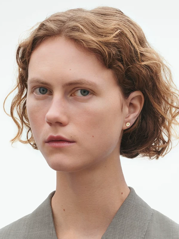 Georg Jensen Örhängen Daisy - Guld/Vit 20001719, klocka som du kan handla till bra pris hos oss på Klockmaster.